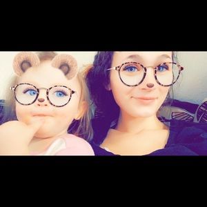 Meet your Posher, Rebecca